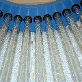 Пузырьковая колоннада с дугообразной линией, состоящая из труб диаметром 70мм